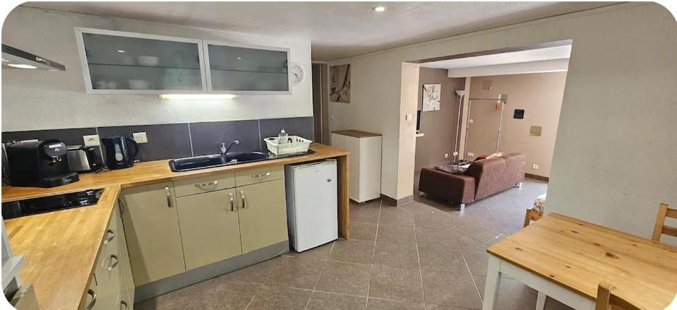Logement Independant En Campagne Simiane-Collongue Exterior foto